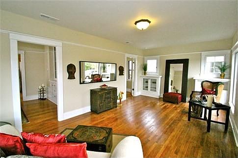 4th image of 3681 32nd St