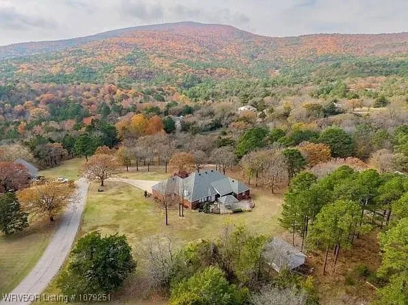 100 Savannah, Poteau, OK 74953