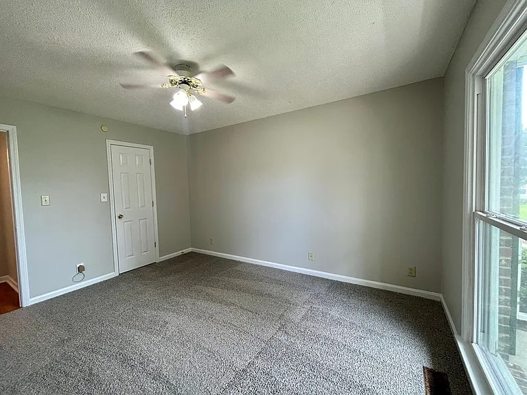 1225 Cobblestone Ln — Photo 25