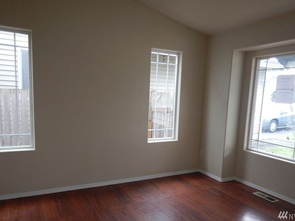 5th image of 10229 61st Ave NE