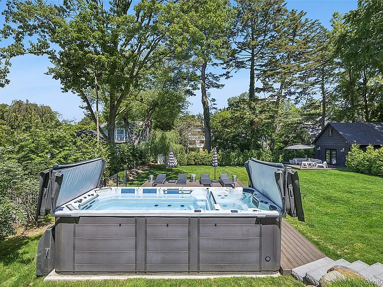 112 Huntington Rd — Photo 24
