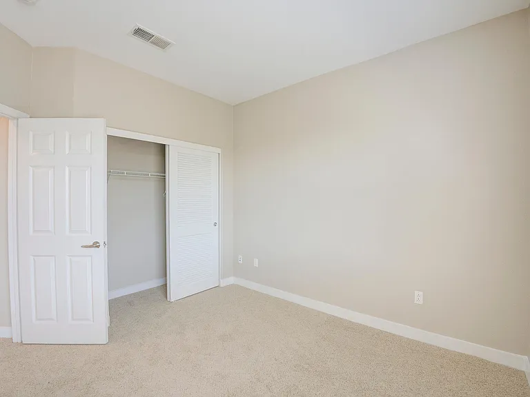 Bellecour Way Apartment Homes — Photo 62