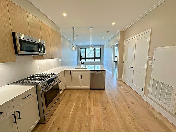 3rd image of 70 Leo M Birmingham Pkwy #206