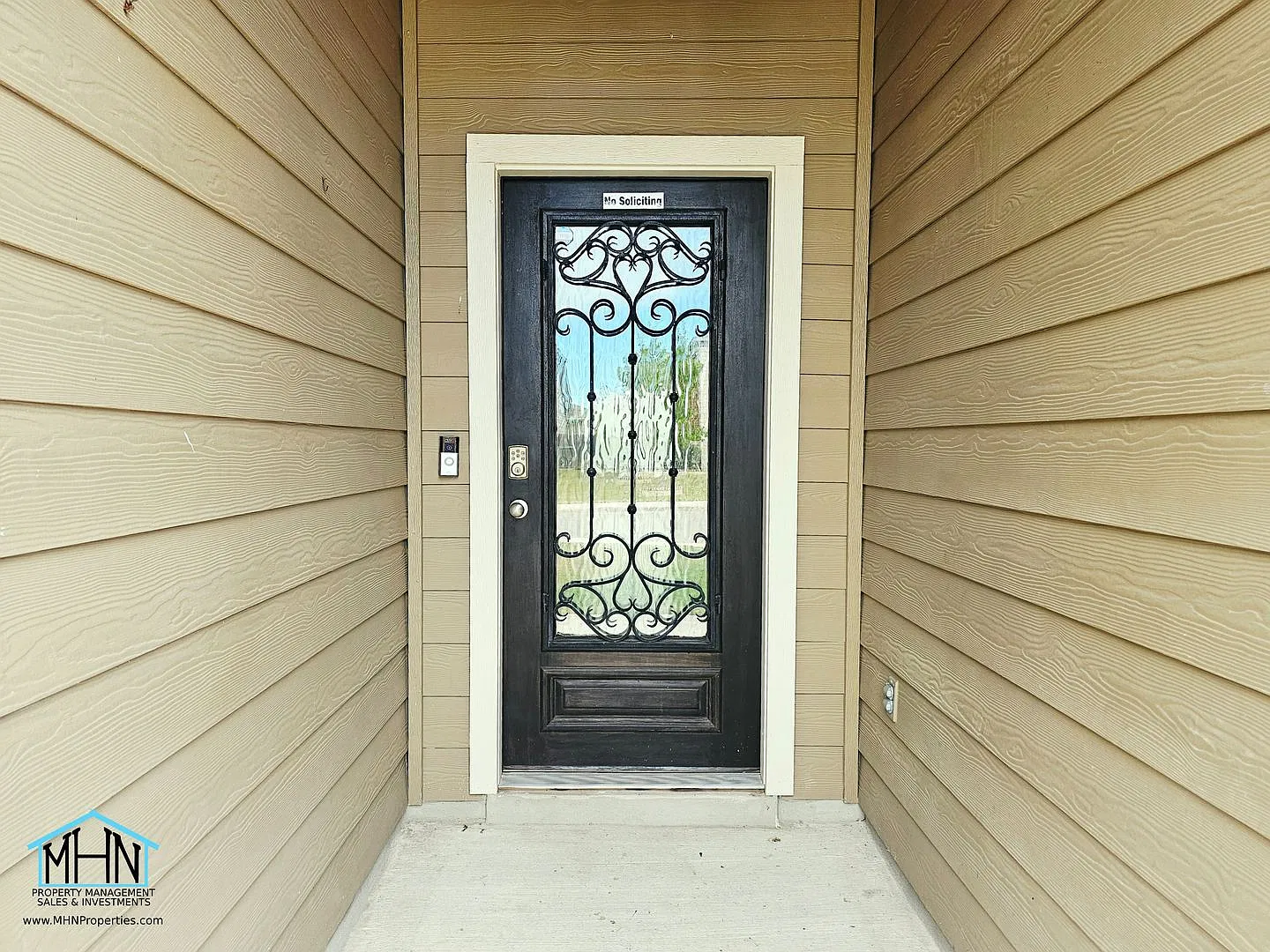 Stunning 4-Bedroom Home For Rent in Bulverde — Photo 2