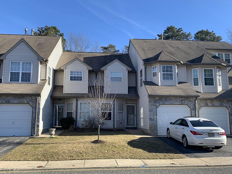 1st image of 2202 Grassy Hollow Dr