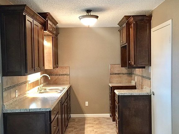 3rd image of 1706 La Casa Dr