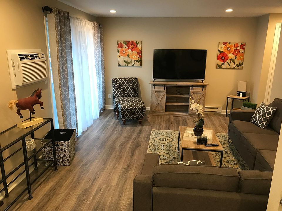1st image of 29 E 6th Ave #300