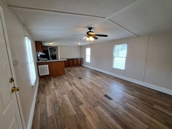 3rd image of 2821 Hillcrest Ave Lot 8