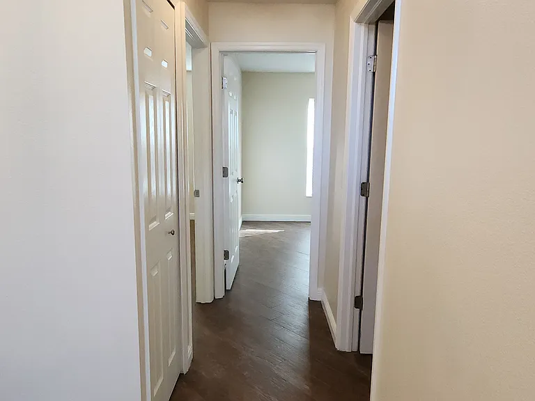 1186 Mistwood Dr — Photo 15
