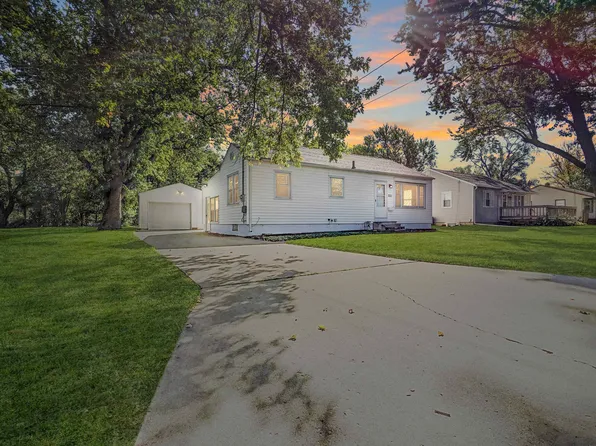 521 Truman Ave, Evansdale, IA 50707