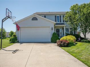 38373 Rain Tree Cir, North Ridgeville, OH 44039