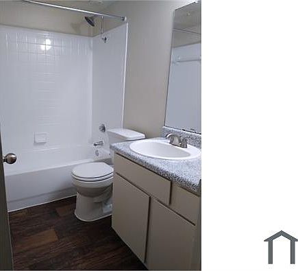 2nd image of 7600 Wood Hollow Dr #910