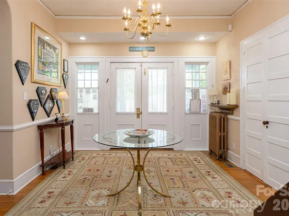 46 Cumberland Cir, Asheville, NC 28801