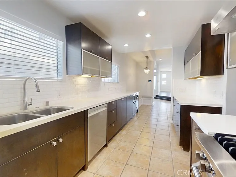 509 N Dianthus St — Photo 5