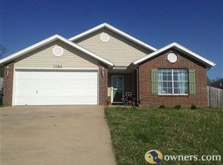 1154 S Pepper Tree Ln, Fayetteville, AR 72704