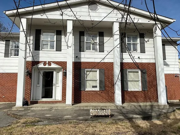 235 Combs Rd, Hazard, KY 41701