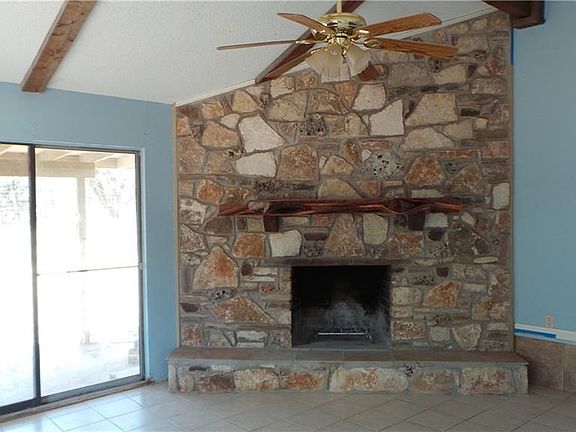 3rd image of 5 W Inwood Forest Dr