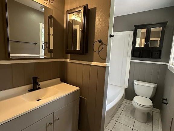 5th image of 908 McGregor Dr