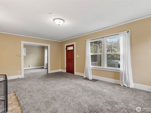 4th image of 5003 Woodlawn Avenue N