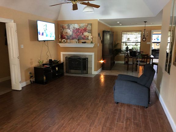 living room/fireplace
