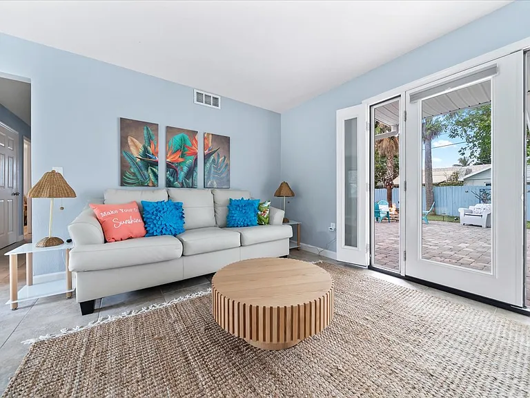 120 Flamingo Dr #1 — Photo 2