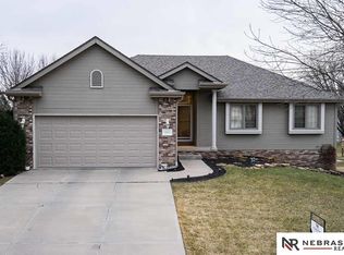 15633 Drexel Cir, Omaha, NE 68135