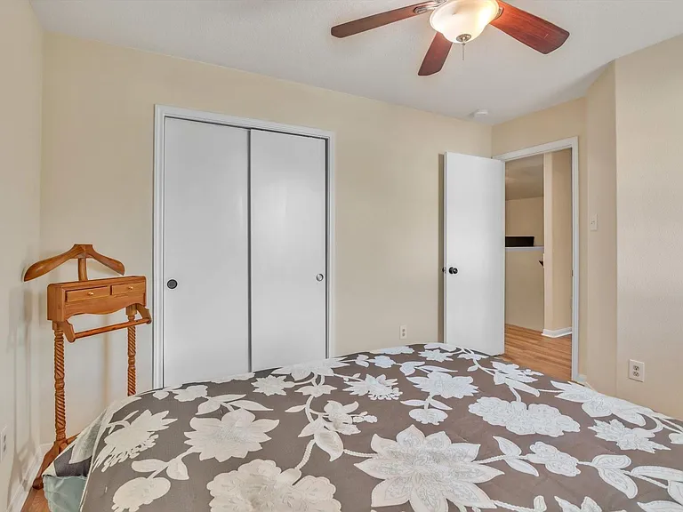 1722 Sun Point Ct — Photo 27
