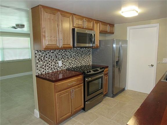 BRAND NEW KITCHEN & CABINETS