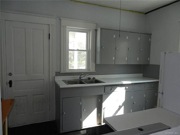 5th image of 1 Foster Ave