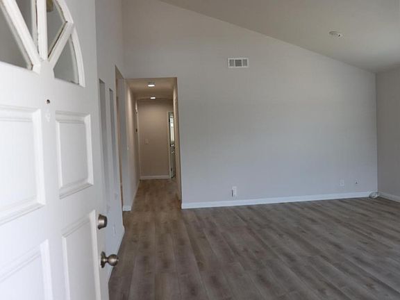 3rd image of 4947 Downing Ave