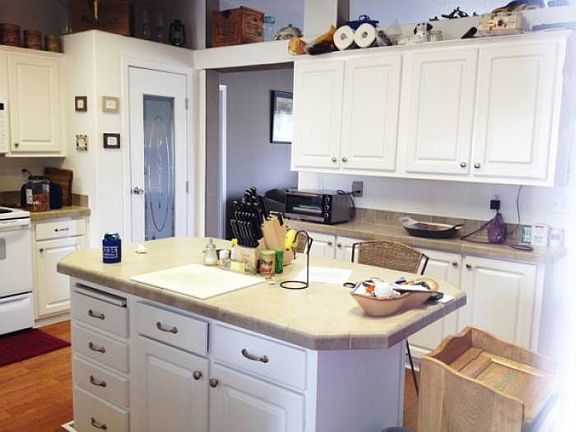 Walk-in pantry, vaulted c