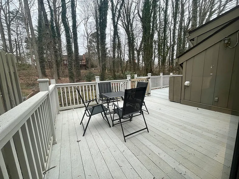100 Lamplighter Cir #A — Photo 5