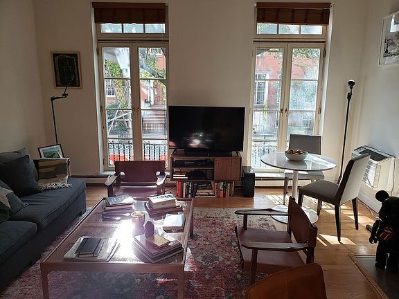 5th image of 139 W 13th St