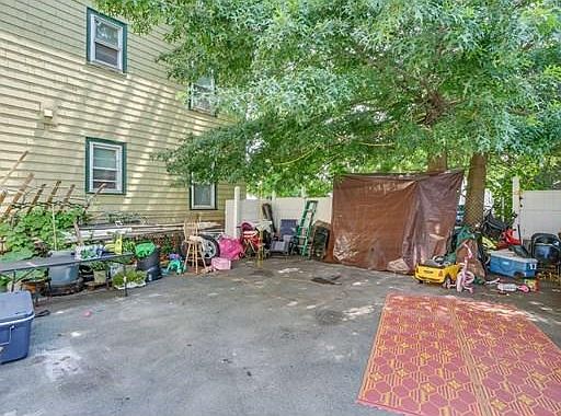 3rd image of 11 Light Street Ct