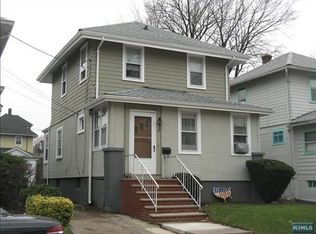 33 Gordon St, Ridgefield Park, NJ 07660