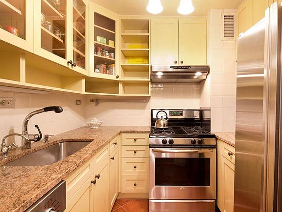 3rd image of 525 E 82nd St APT 8-B