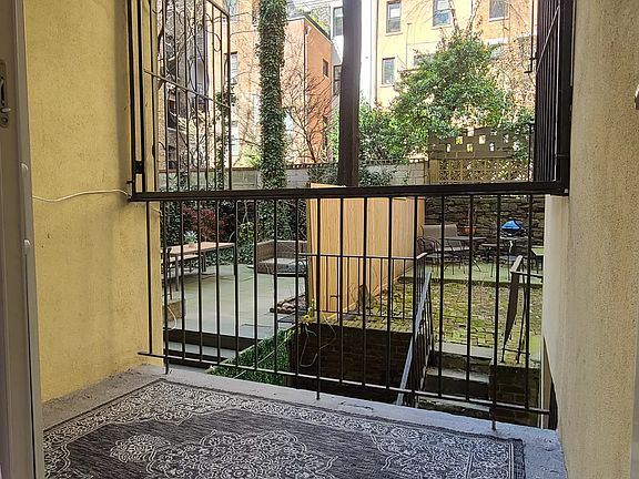 5th image of 307 W 82nd St APT B