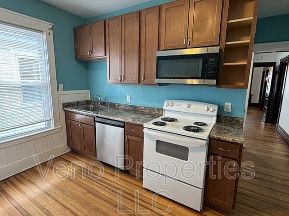 2nd image of 514 Pawling Ave Unit 2