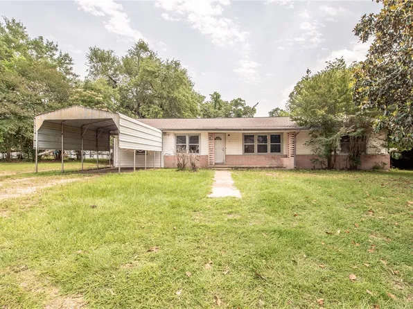 530 Sierra Dr, Rockdale, TX 76567