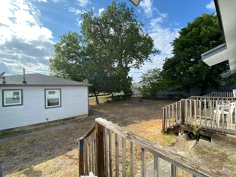 207 Wolf St #B — Photo 8