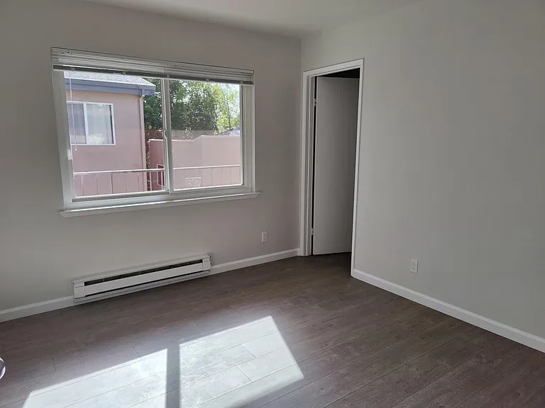 412 Grand Blvd — Photo 7