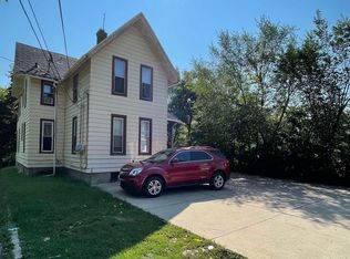 1002 Kishwaukee St, Rockford, IL 61104