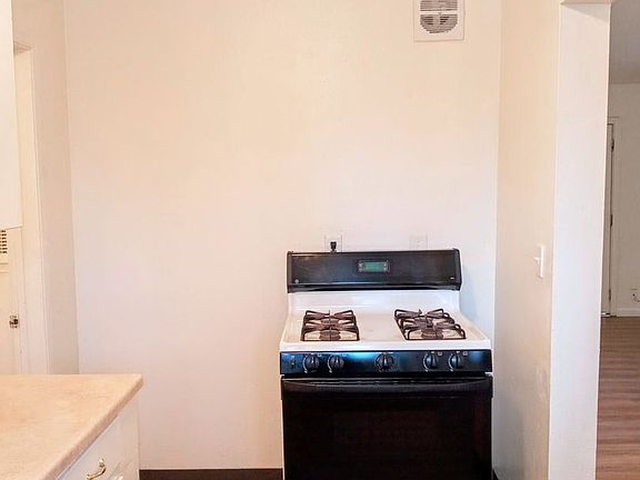 4th image of 1446 E San Antonio St