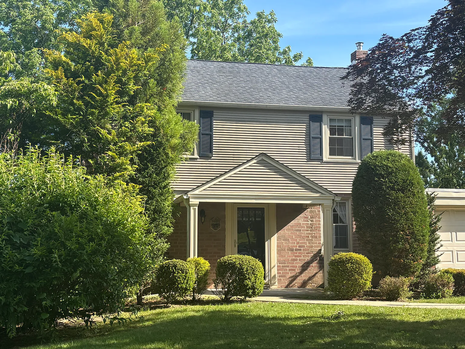 420 Forest Hills Ave — Photo 1