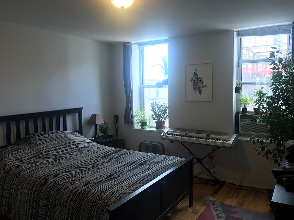 1st image of 94 Graham Ave APT 1C