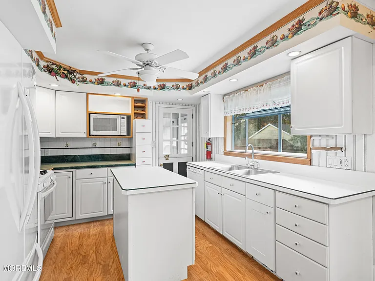 221 Belmar Ave — Photo 11