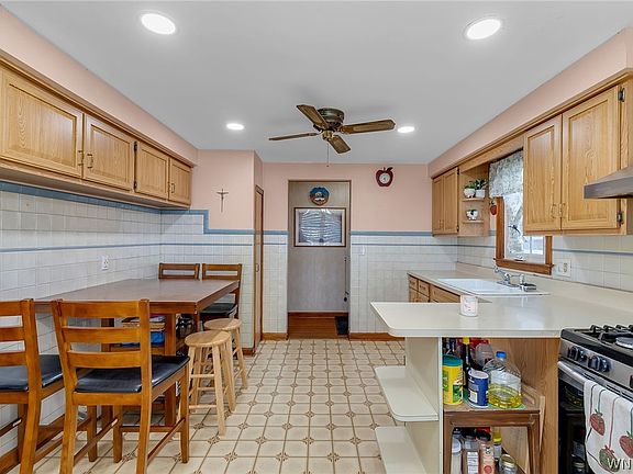 2nd image of 138 McNaughton Ave
