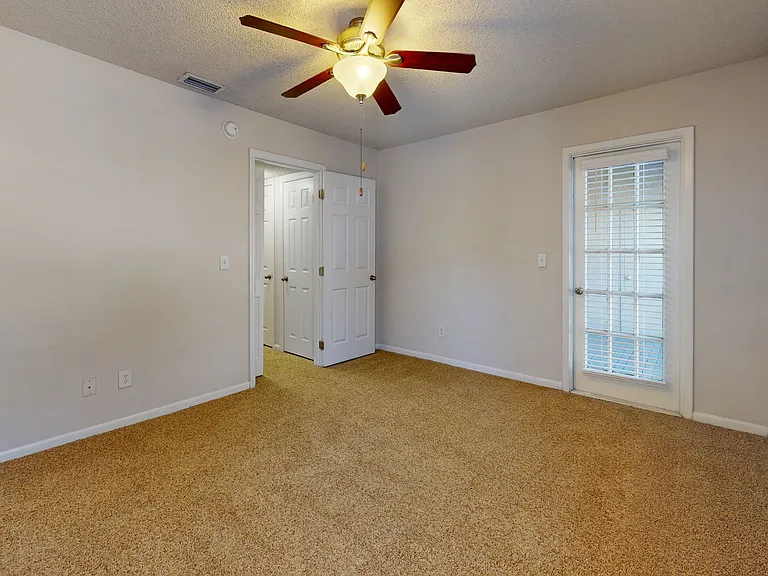 Altamira Place Apartment Homes — Photo 158
