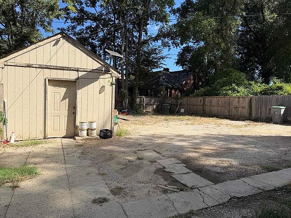 2nd image of 2274 Jackson Ave