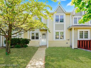14 Grissom Ave, Staten Island, NY 10314